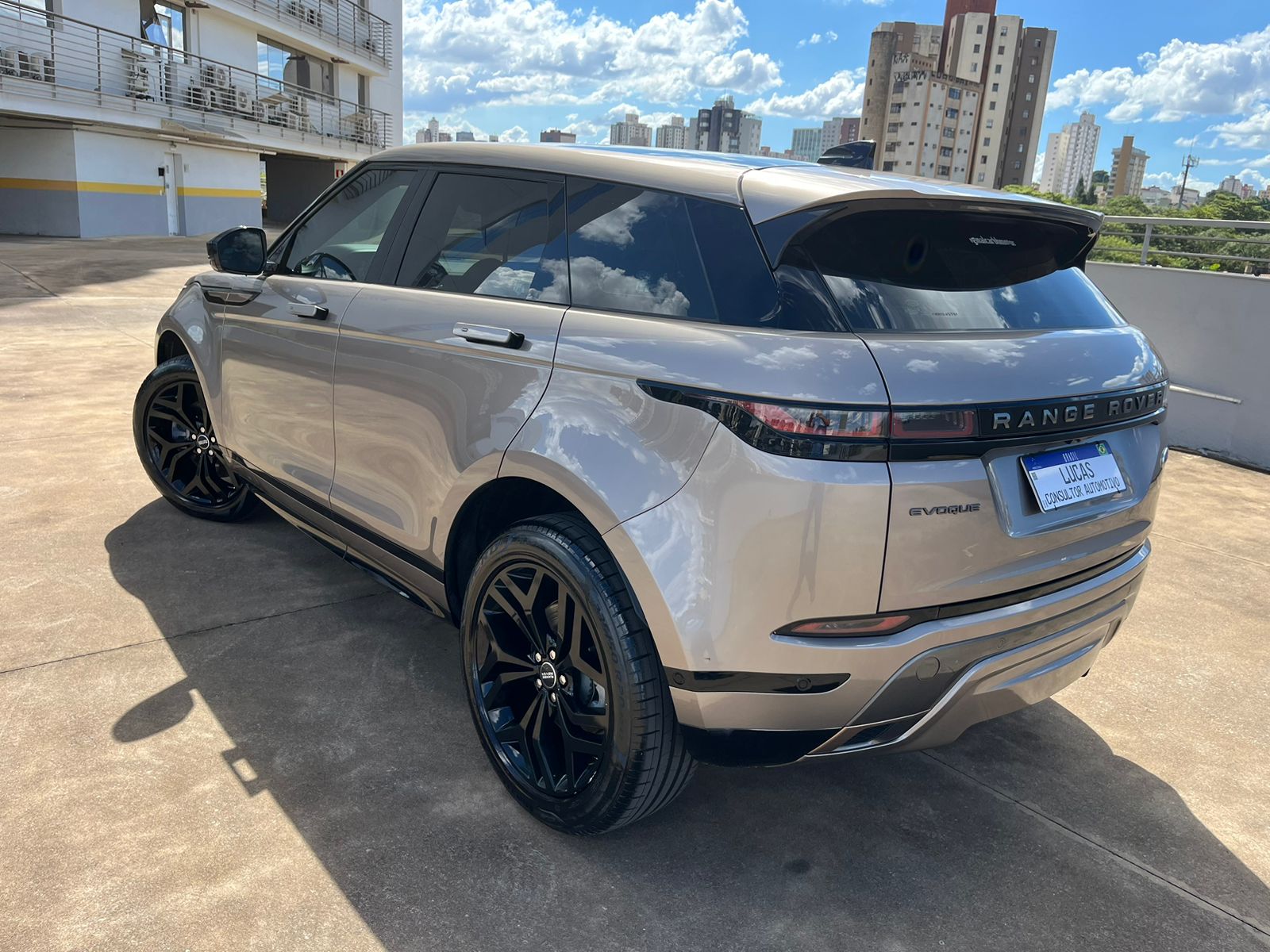 Land Rover Evoque EVO SE SI4 R-DYN. 2.0 Flex Aut. 2021 - Imagem 3