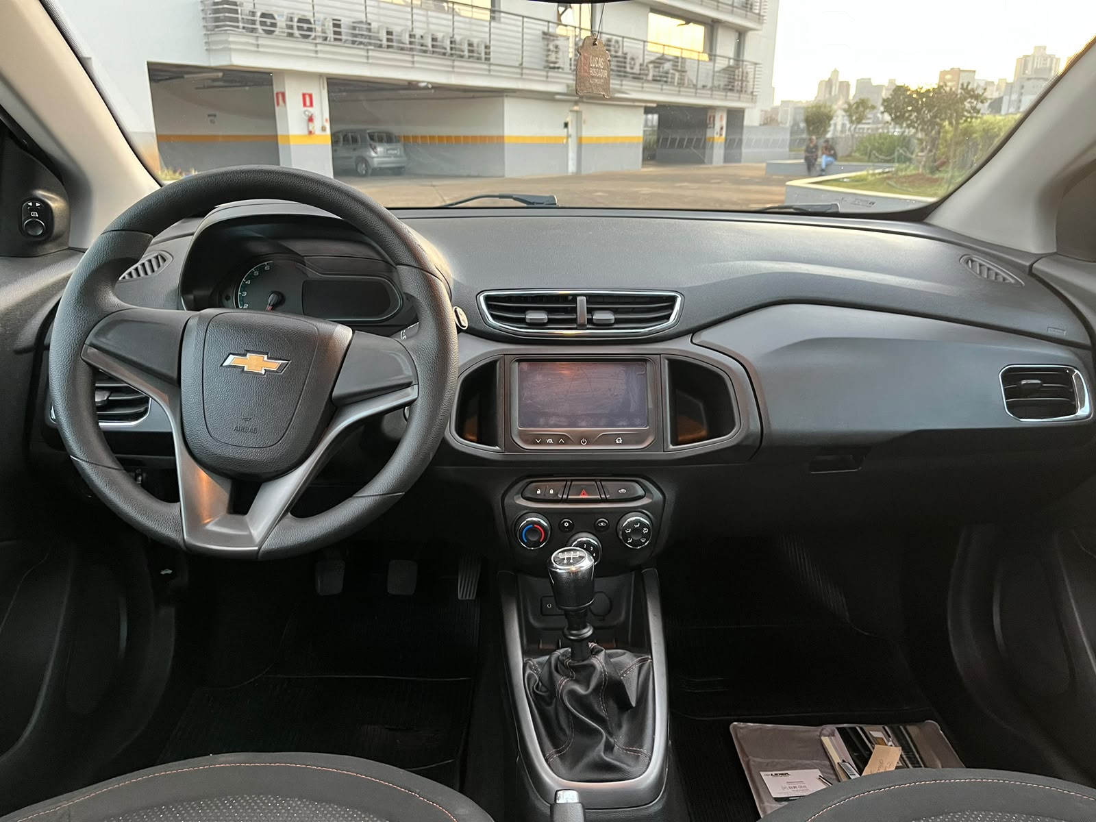 Chevrolet Onix Hatch LTZ 1.4 8V Flex Power Mec. 4P 2015 - Imagem 6